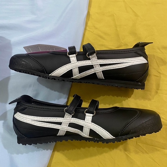 Patou x Onitsuka Tiger Black and White Flats - Picture 10 of 10